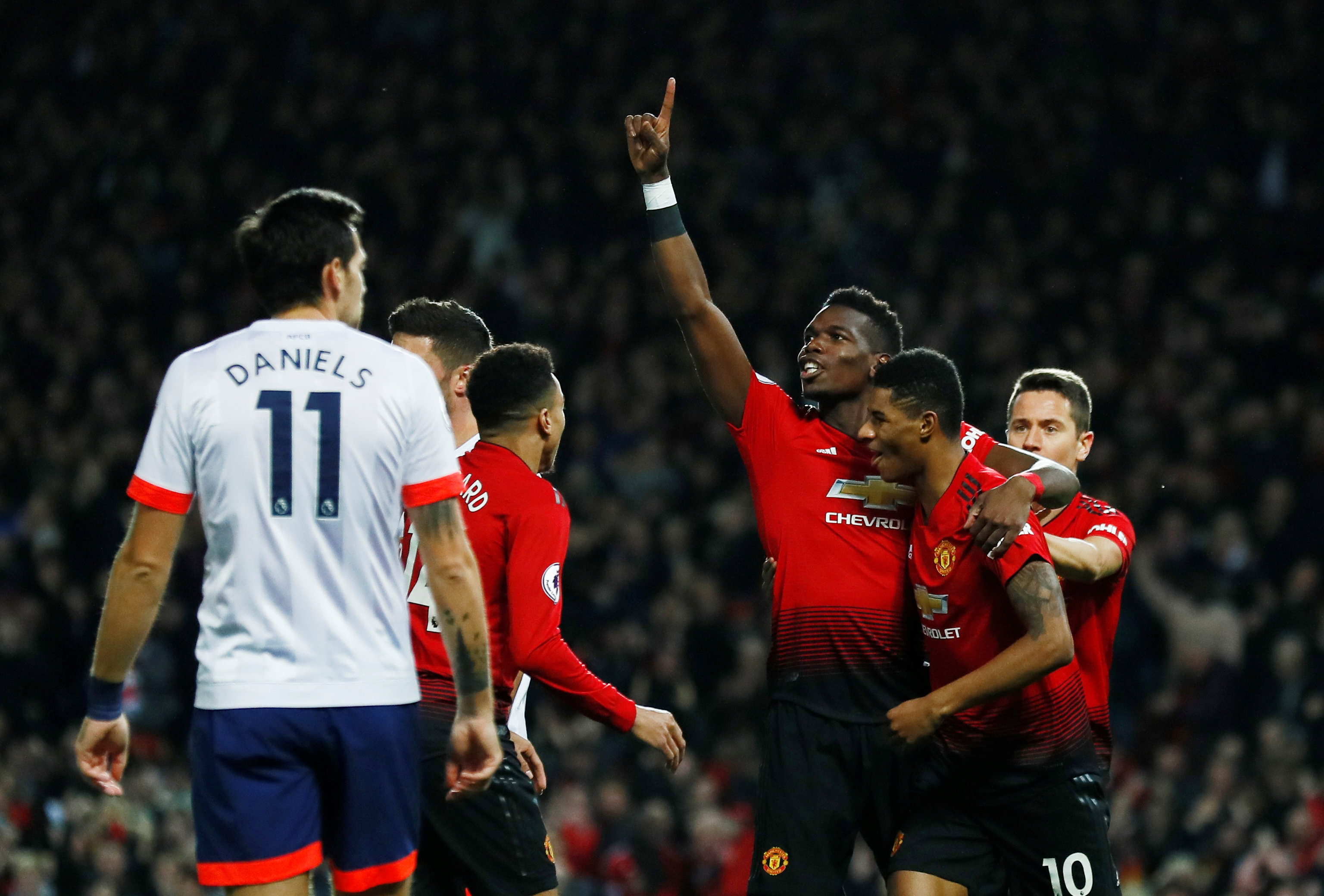 他的传球和 他的传球和